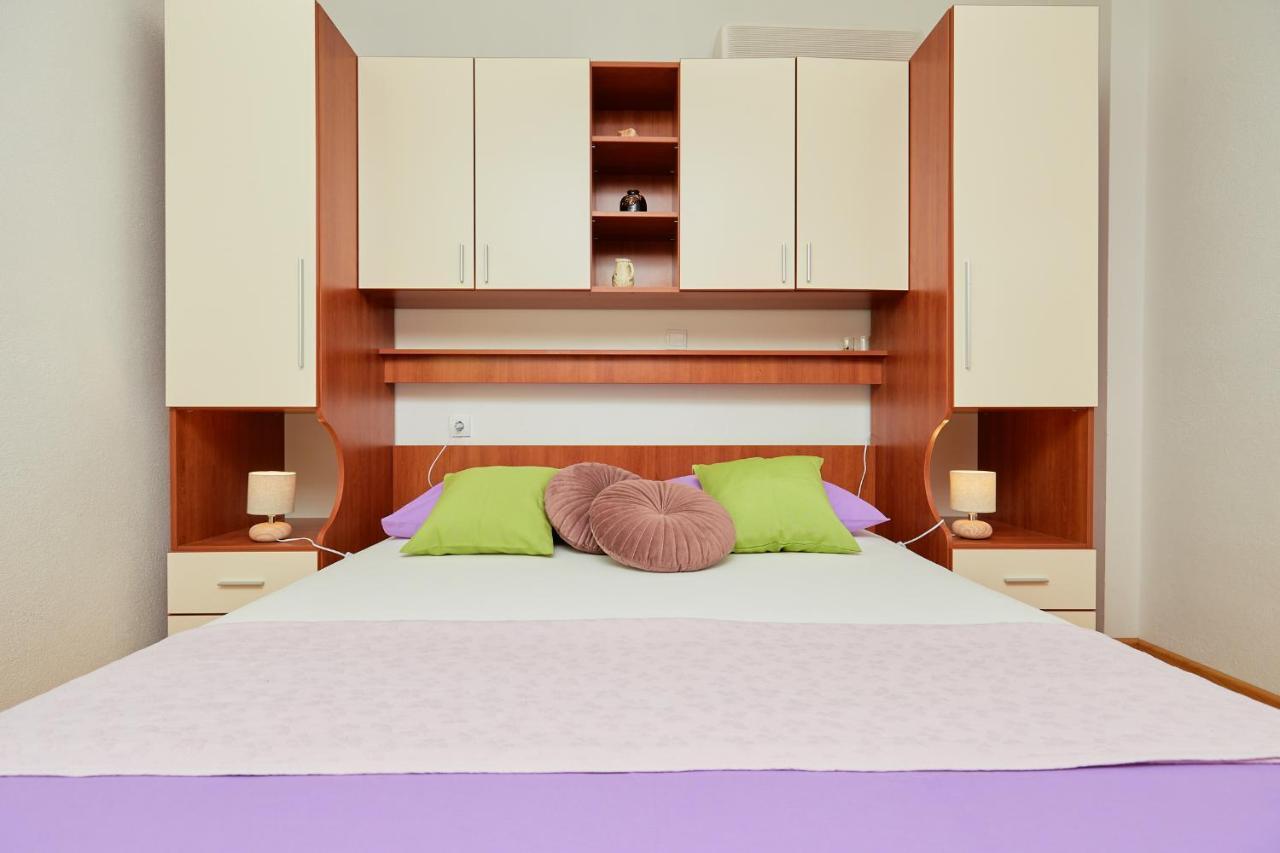 Apartments Zelic Tučepi Kamer foto