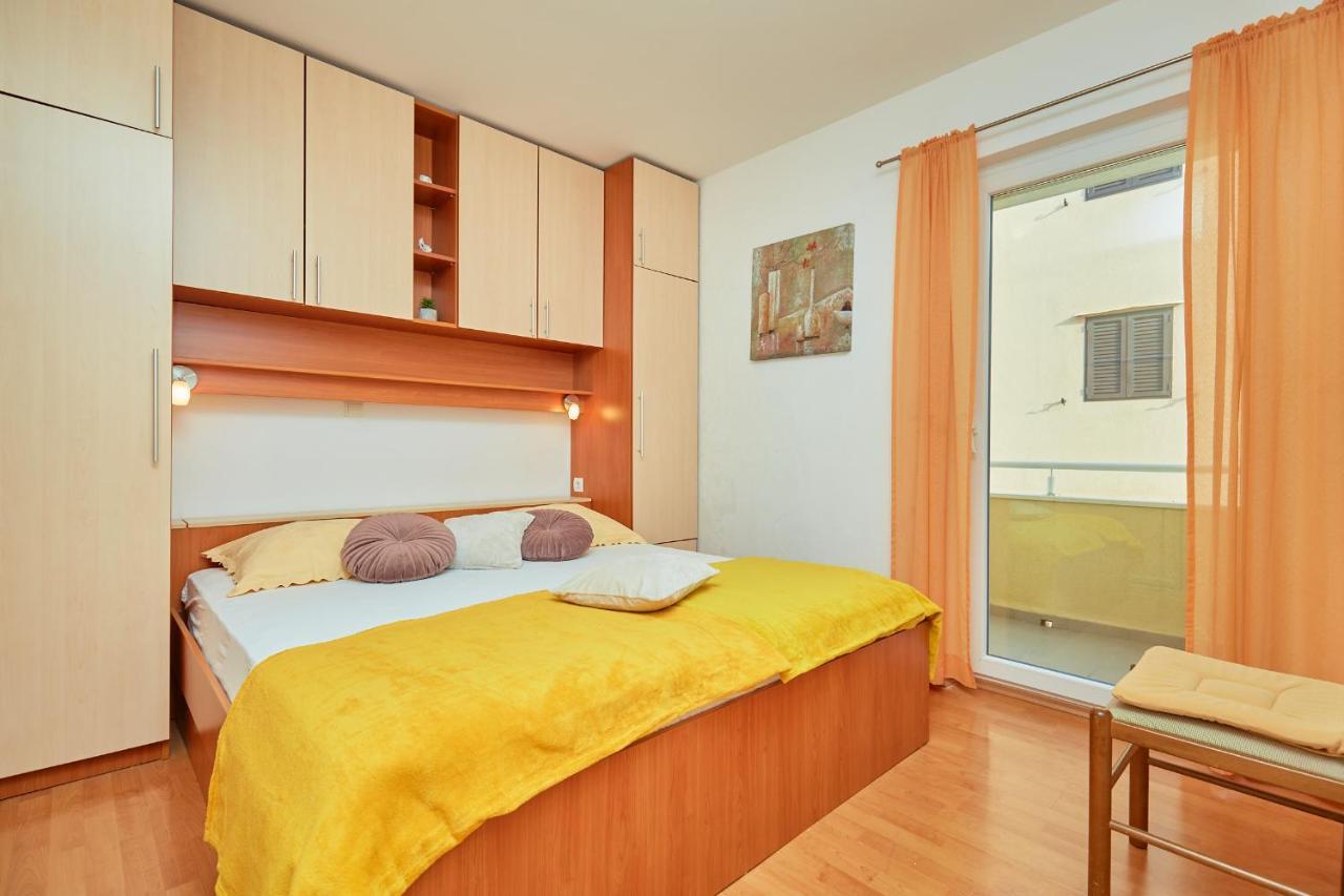 Apartments Zelic Tučepi Buitenkant foto